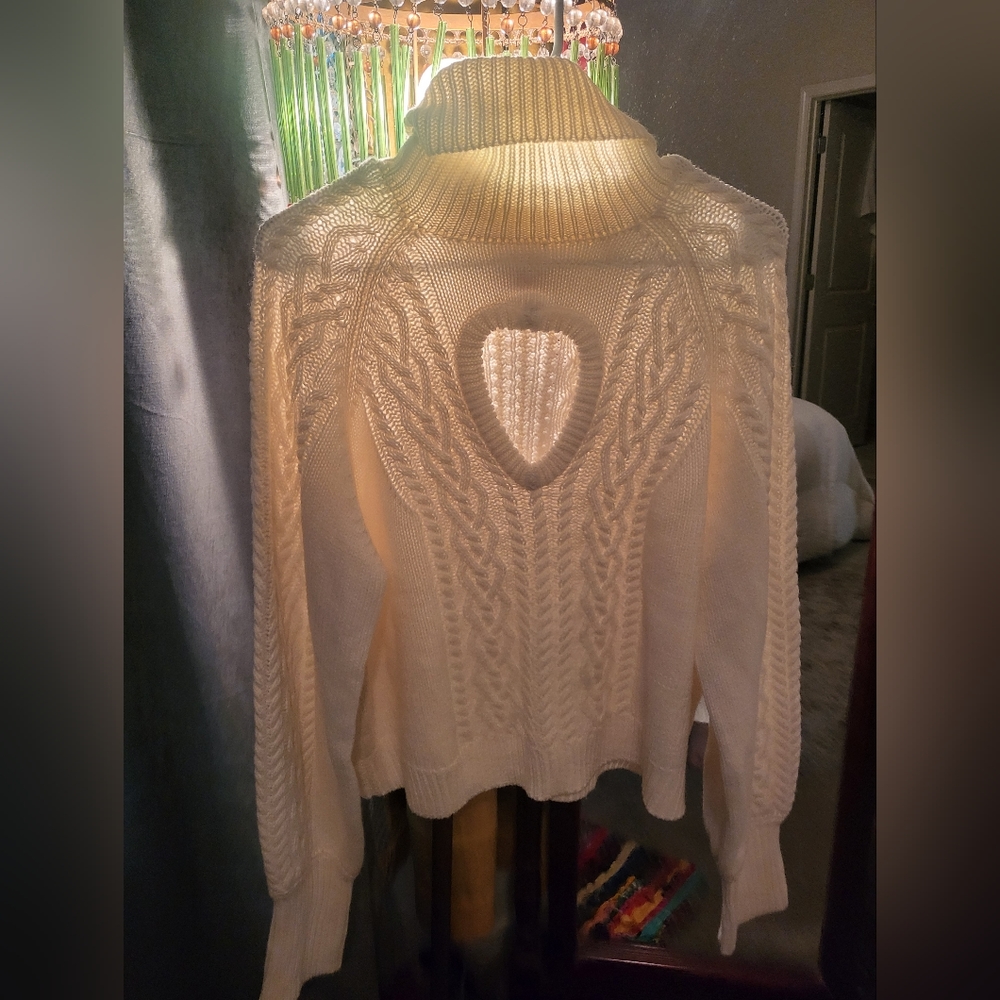 Cream/white knit sweater with HEART cutout detail size Large Miami for Francesca